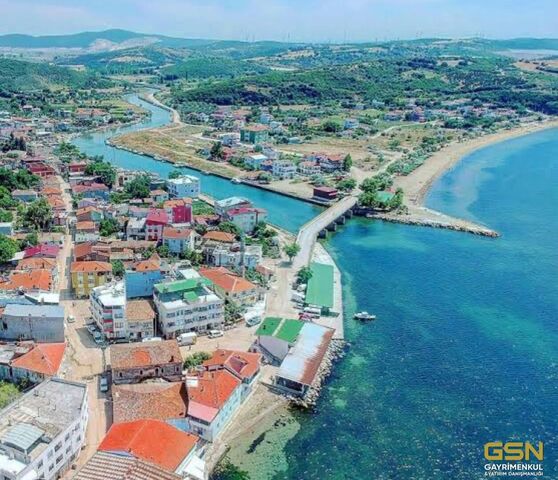 18-ÇANAKKALE BİGA KEMERDE EŞSİZ DENİZ MANZARALI ASFALT CEPHELİ ARAZİ